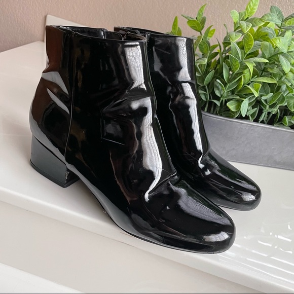 ALDO Black vinyl booties - Picture 2 of 2